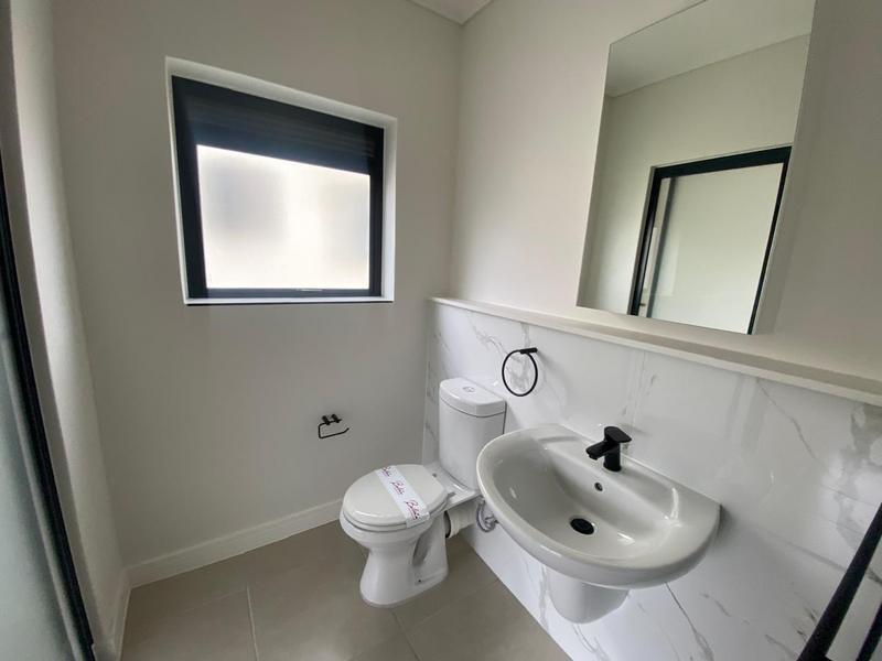To Let 1 Bedroom Property for Rent in Richwood Western Cape